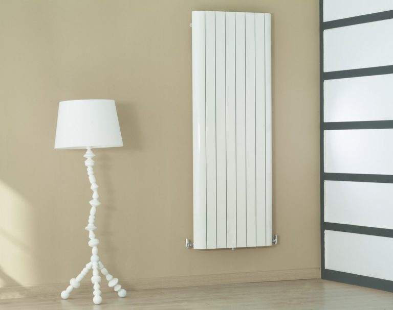 Le radiateur mural à fluide caloporteur